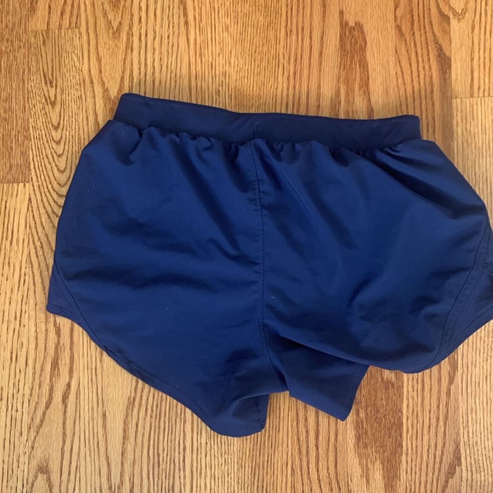 under armour running shorts - Picture 2 of 3